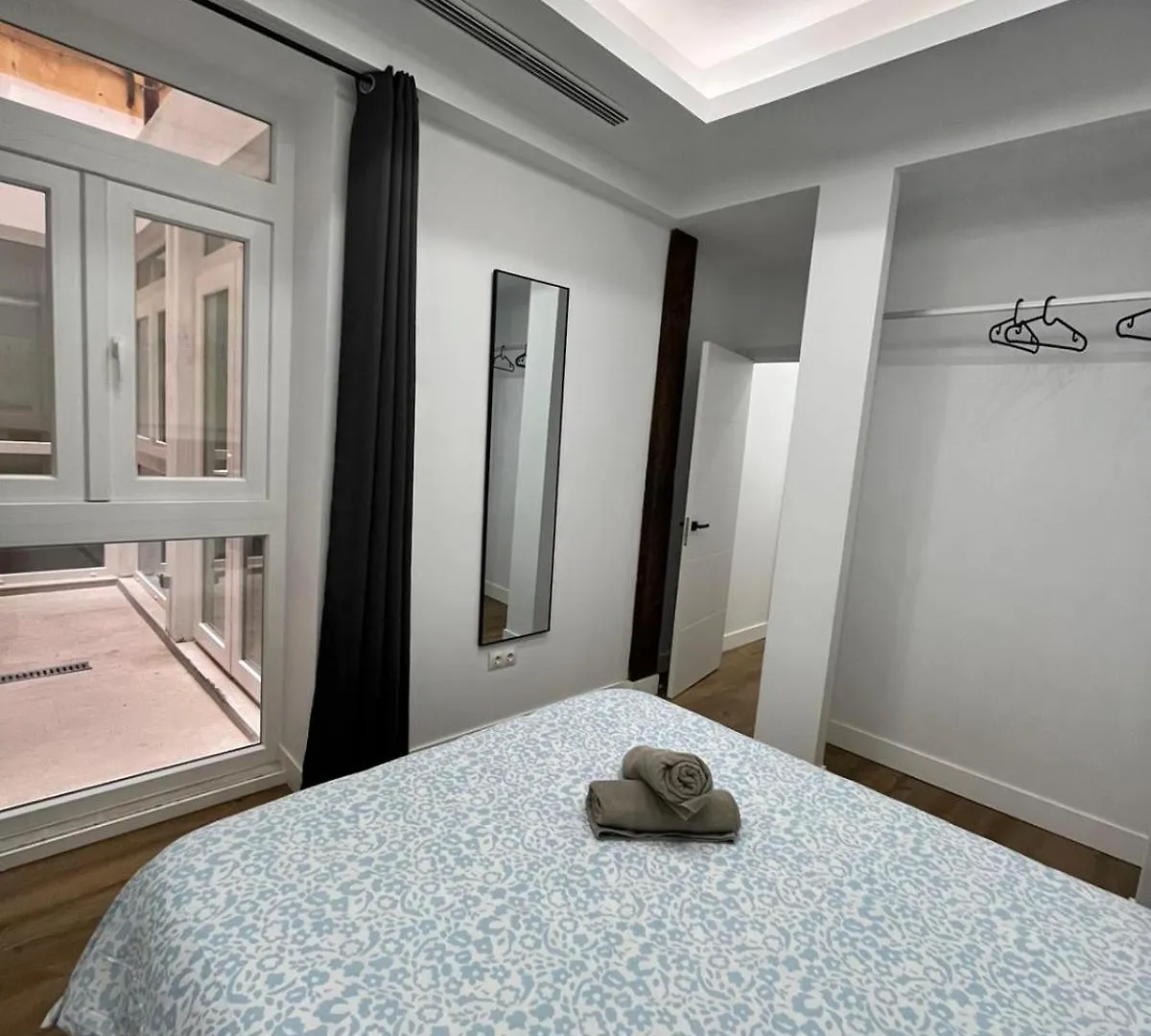 Exclusive Luxury Stay At Plaza Uncibay, Malaga Center